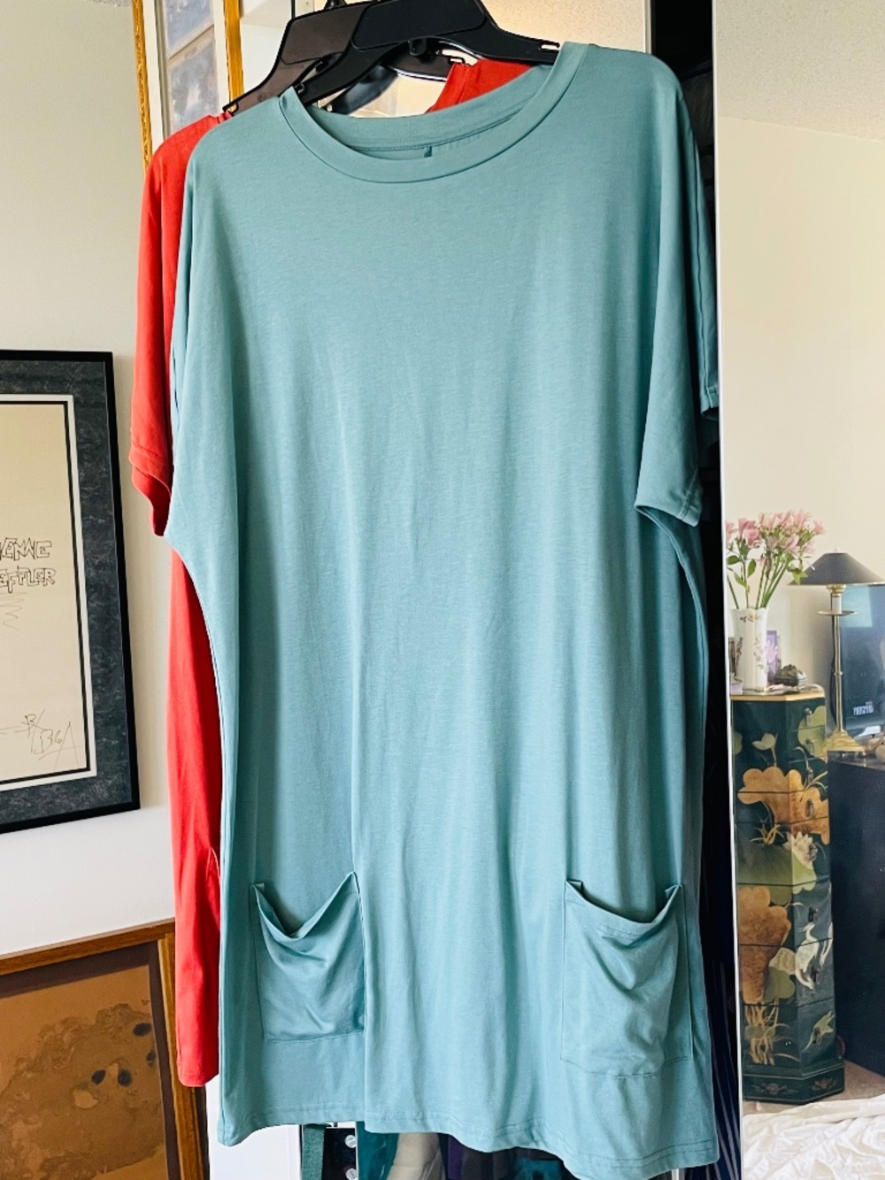 2 causal top different colors